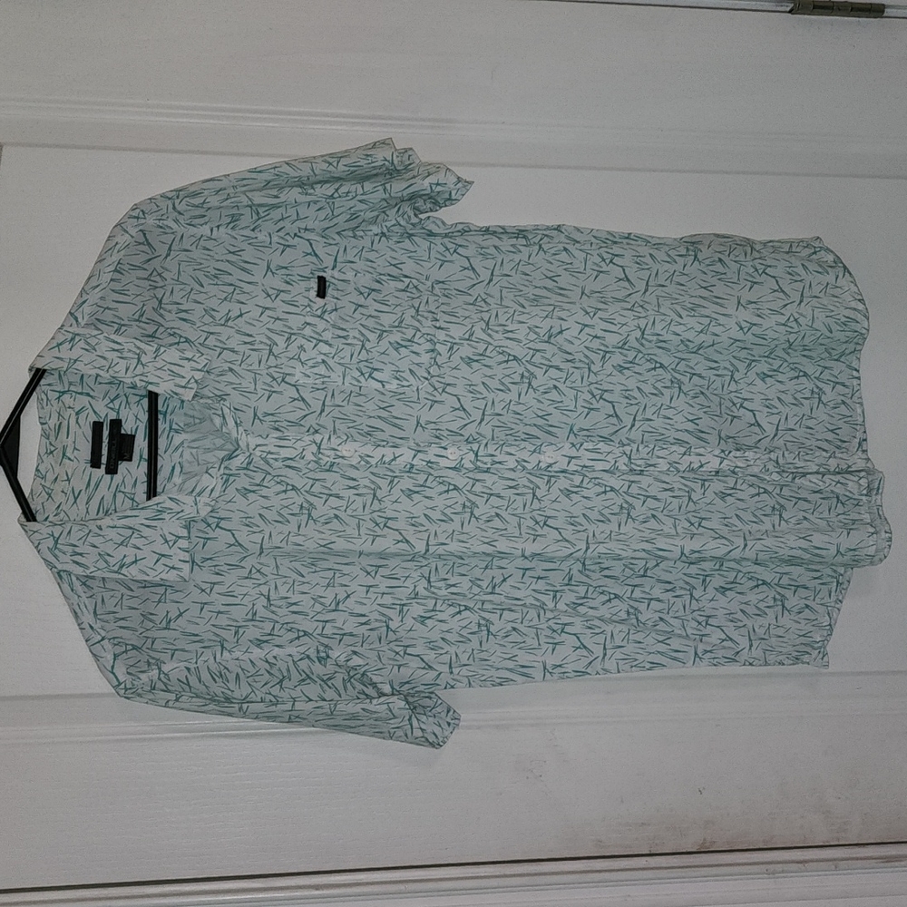 O'Neill button-down casual shirt for summer. Lightweight material.